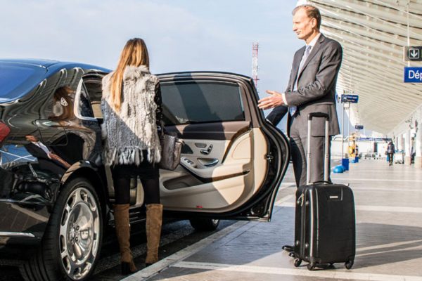 thue-xe-dua-don-san-bay-24-600x400